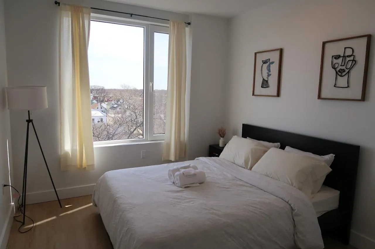 Spacious 2-Bedroom Apartment With Rooftop 纽约 0*,