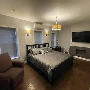 Halsey Manor: Luxurious 2-bedroom New York
