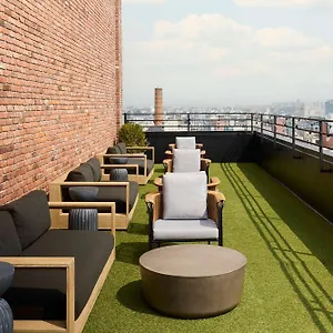 Arlo Williamsburg Hotel