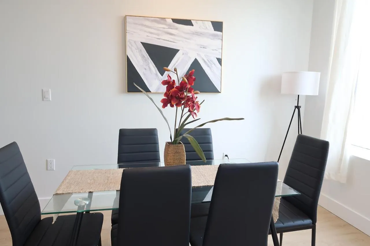 Spacious 2-Bedroom Apartment With Rooftop New York