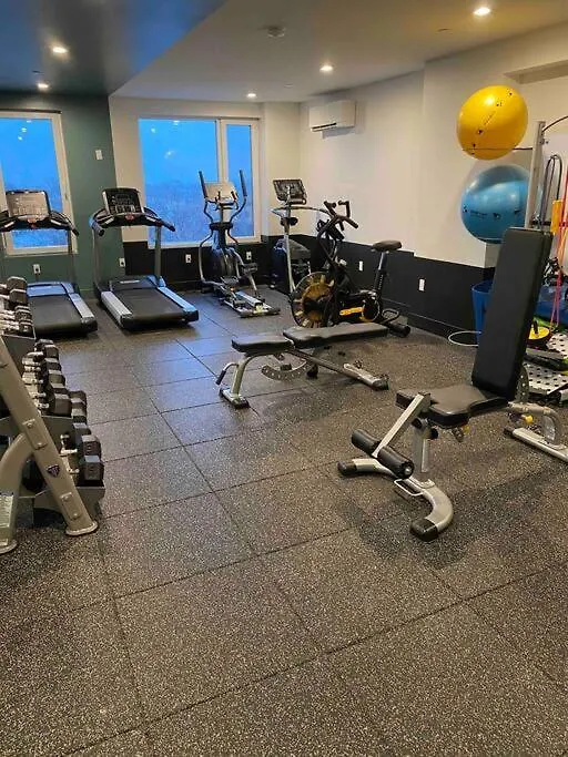 Spacious 2-Bedroom Apartment With Rooftop New York United States