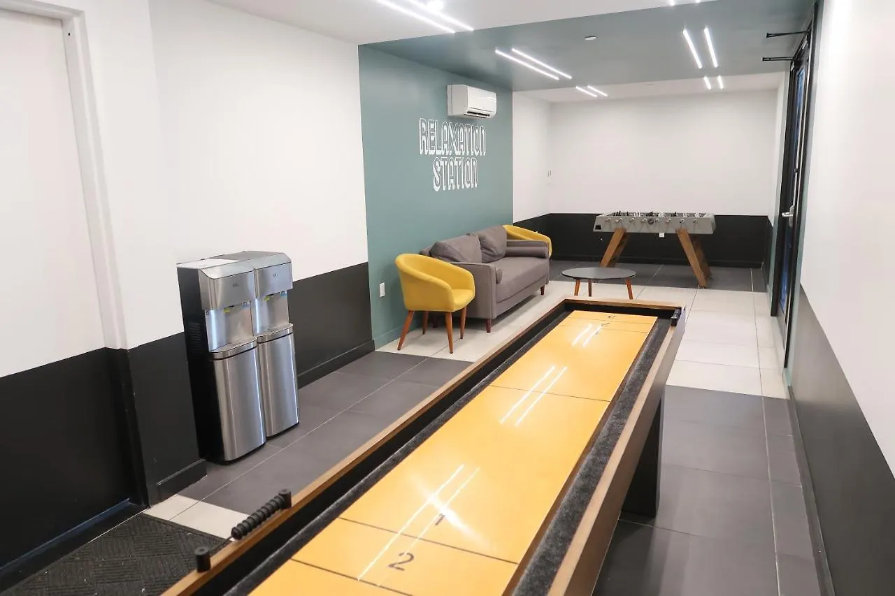 Spacious 2-Bedroom Apartment With Rooftop New York