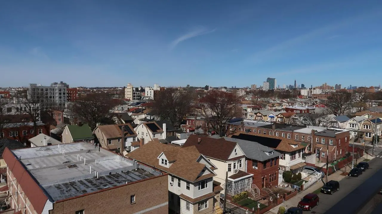Spacious 2-Bedroom Apartment With Rooftop New York 0*,  United States